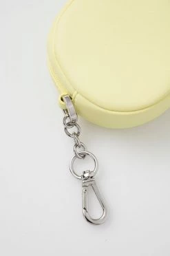 Γυναικεία Μπρελόκ και καρφίτσες Μπρελόκ BOSS κίτρινο 5 Γυναικεία Μπρελόκ και καρφίτσες Μπρελόκ BOSS κίτρινο -Boss Κατάστημα πωλήσεων unnamed file 1931